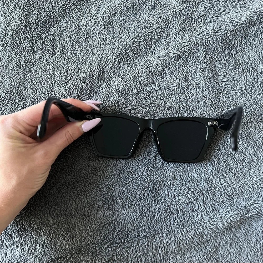 🔥Trendy Black Square Sunglasses Set